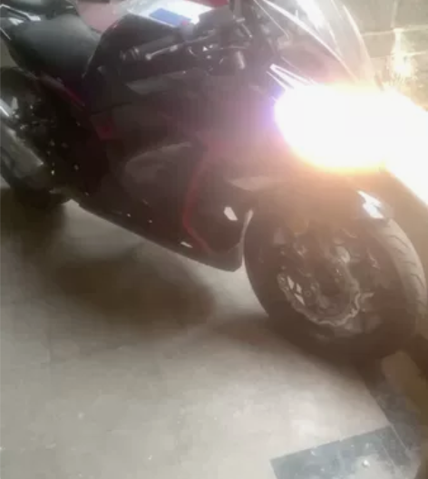 出一辆地平线小忍者250大跑车单缸，今年3...