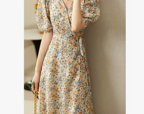 全新  法式时髦精系带收腰碎花连衣裙小清新...