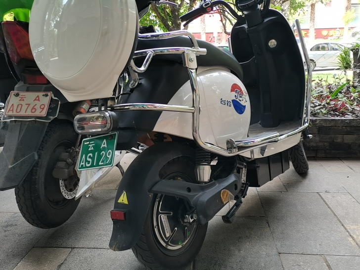 7月初购买的台铃电动车,装了6组12V电池...