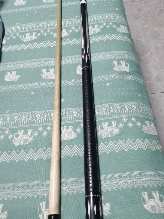 台球杆，买了一个月，媳妇不让玩卖了