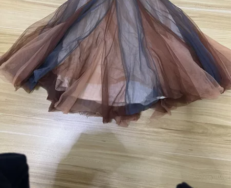 播的小童 小纱裙 家中是女娃娃。小裙子和中...