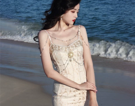 肖夫人法式复古水滴珠吊带裙重工浮雕轻礼服人...