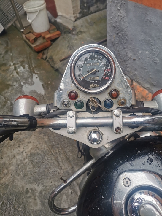 中华厦杏150摩托车
