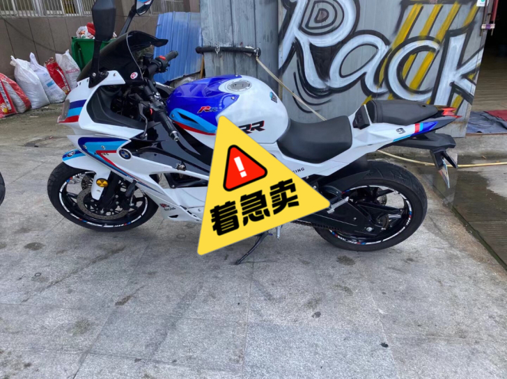 宝雕。200。车况差一点