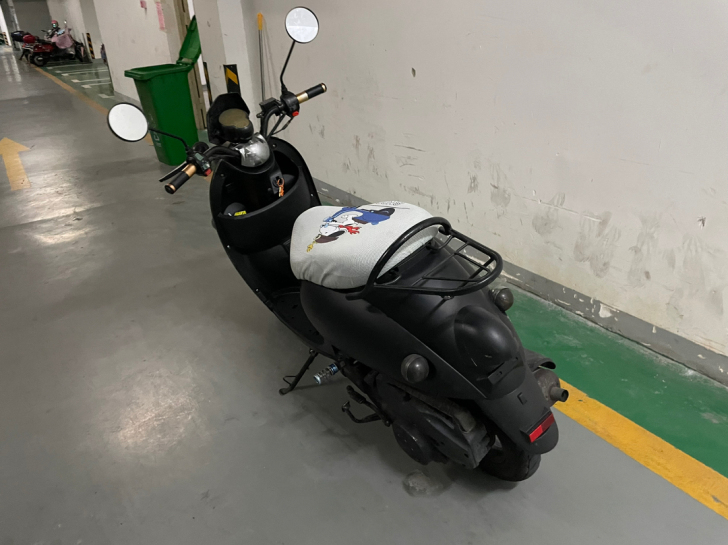 小龟助力车，接小刀