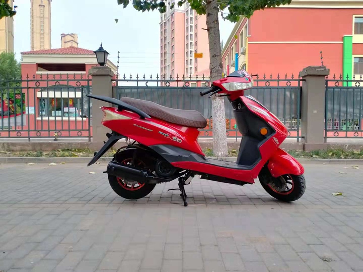 出售踏板125摩托车一台！发动机特别好，前...