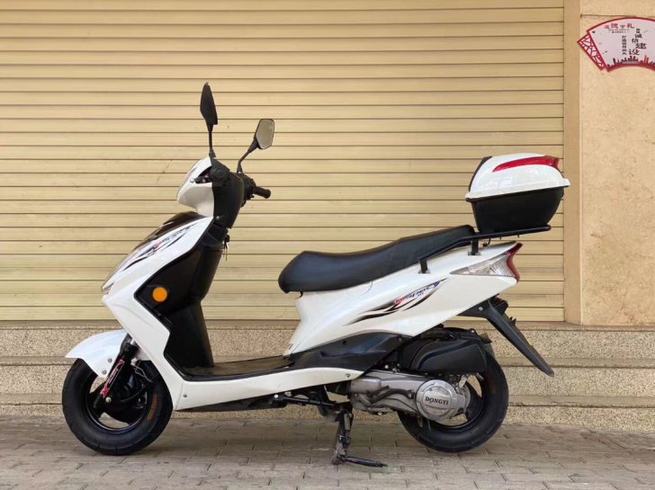 二手车2020年购买巡鹰125cc踏板摩托...