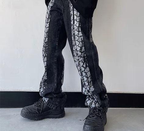 水洗骨头印花牛仔裤，直筒宽松阔腿裤 黑灰色...