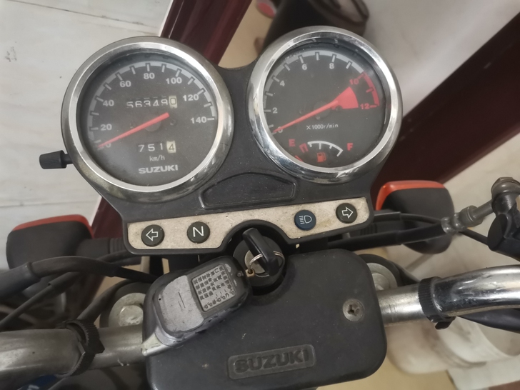 出售2010年gsx125.必须过户，剩两...