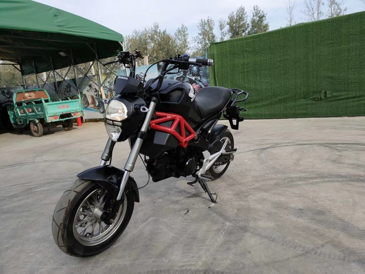 二手摩托跑车 极品磨砂黑的小怪兽到货，车况...