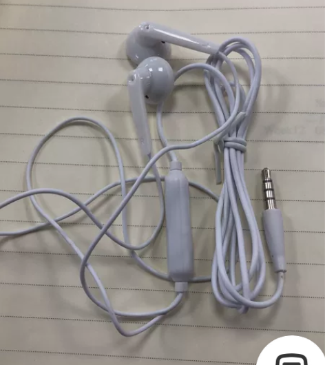 荣耀线控手机耳机，长短披肩线 感兴趣的话点...