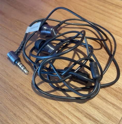 万魔耳机,超市买的,现在用不用过一次有保修...