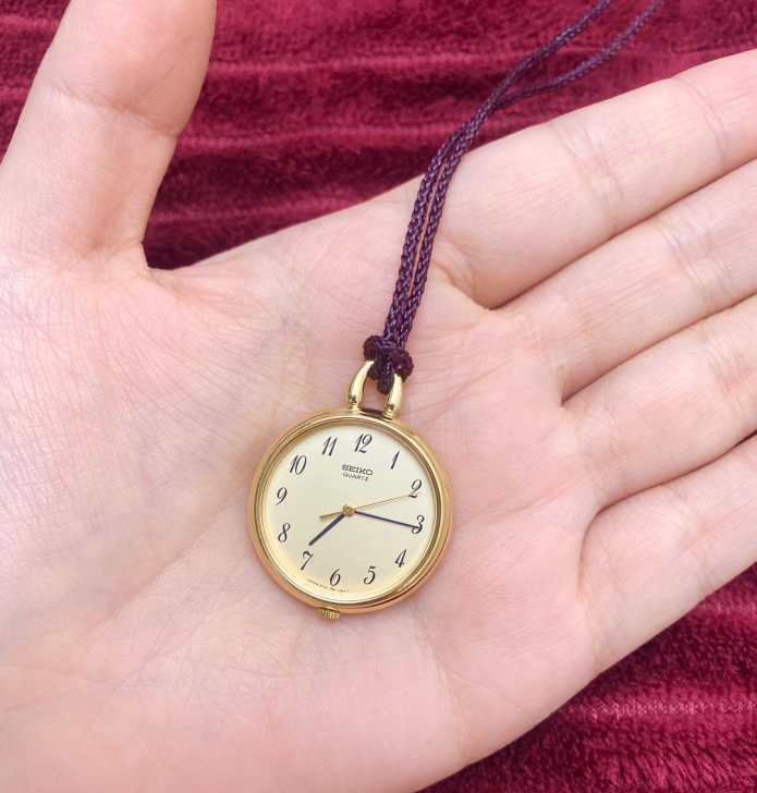 精工中古表，精工金色小怀表吊坠表，小小的很...