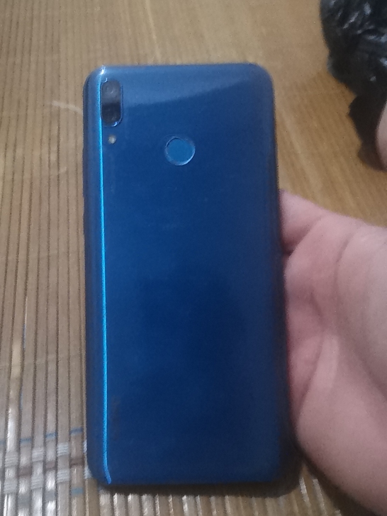 华为畅享9p  插电振动  内爆  会整的...