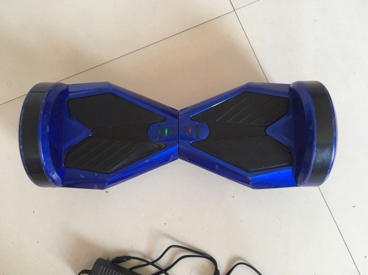 转让一台平衡车，八成新，带充电器，经典的宝...