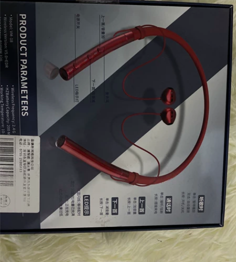 买手机时配套买的运动挂脖耳机，九成新 感兴...