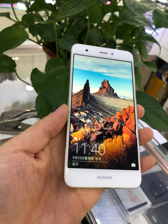 型号:华为nova.内存:4+64.纯原装...