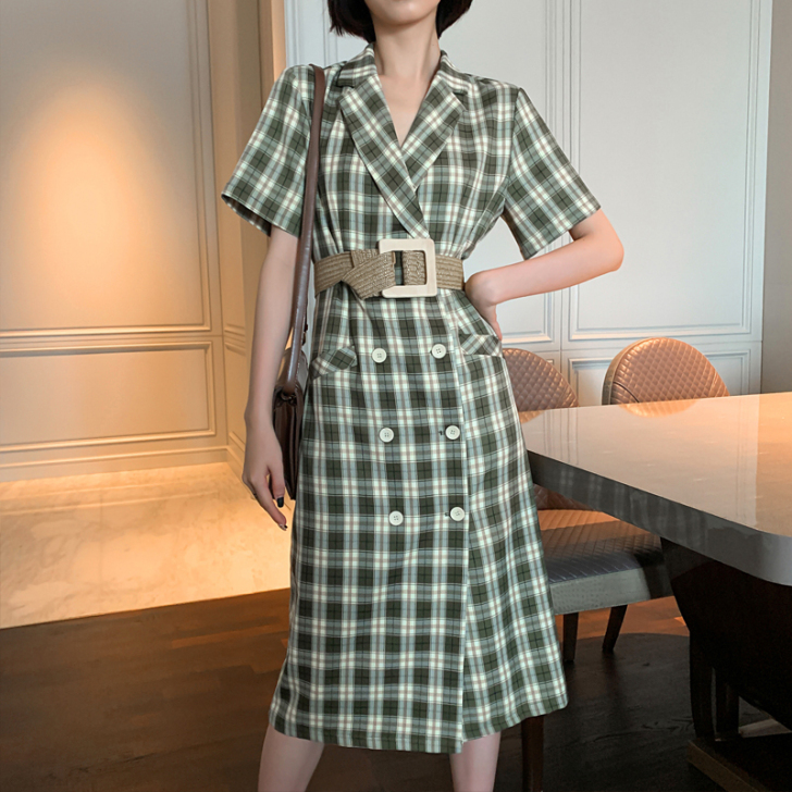 绿格连衣裙
