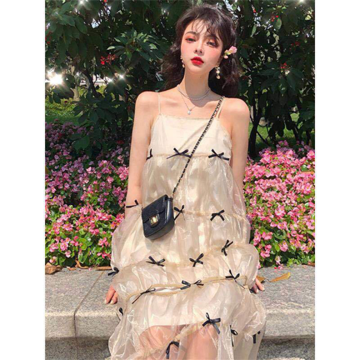 蝴蝶结甜美裙 买小了穿的时候费劲 所以出 ...