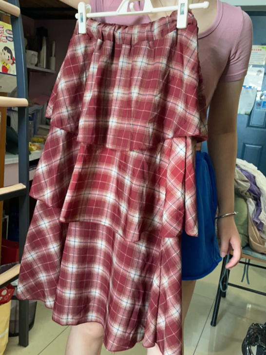 红色格子蛋糕裙腰部有弹力最大可穿到125斤...