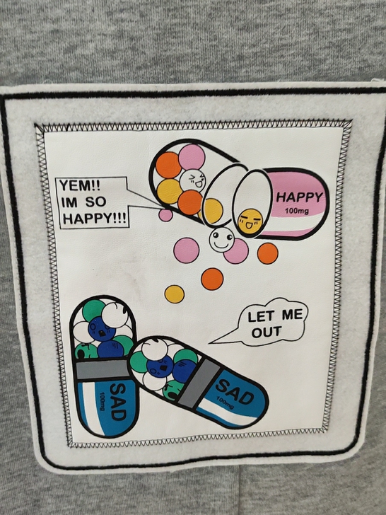 拉夏旗下一款candies连衣裙，背带裙灰...