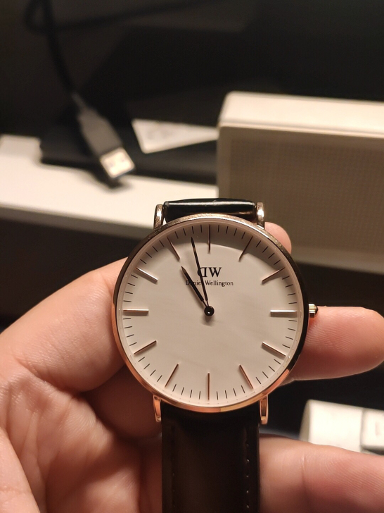 数月前国外带回的dw男表，表盘是40mm的...