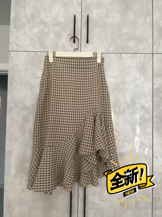 荷叶边包臀裙，M码，买来一次没穿过。270...