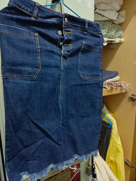 vivi牛仔包臀裙，仅穿一次