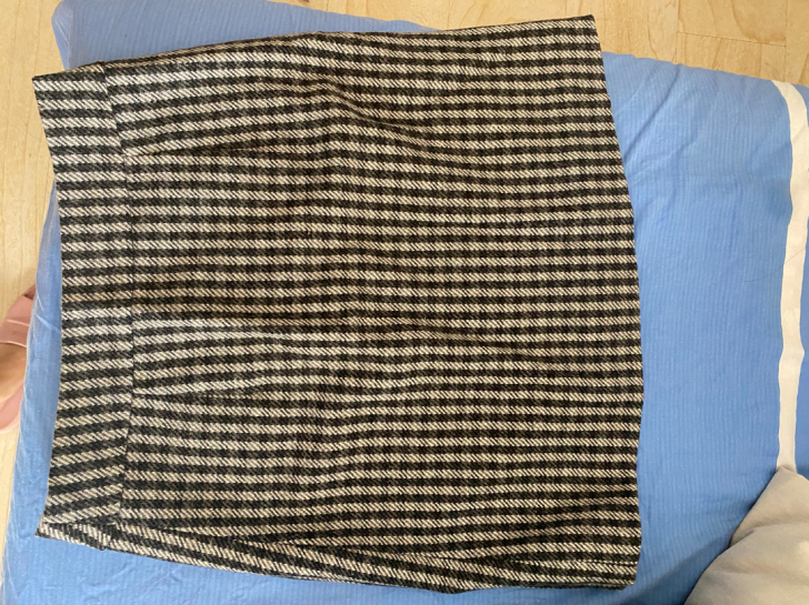 美特斯邦威的包臀裙，去年款，买完后就穿过一...