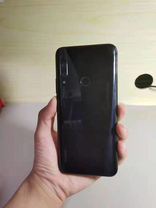 华为畅享10plus，6+128的存储，成...