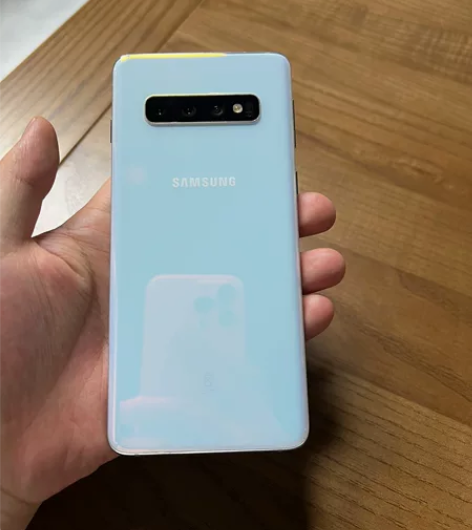 三星s10 港版白色8+128，已刷国行。...