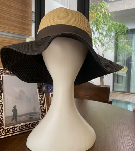 优雅双色草帽，形状很正，显皮肤白，因头顶色...