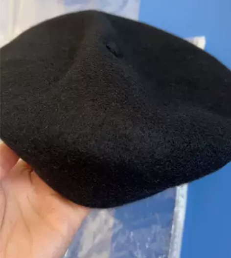 全新贝雷帽黑色大小可调节 感兴趣的话点“我...