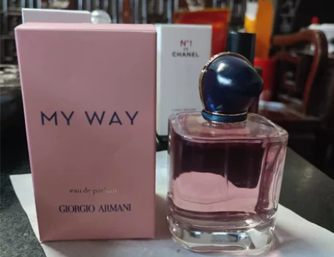 自我无界香水90毫升 自用香水，仅用过一二...