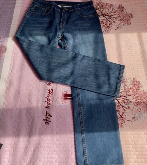 男士，牛仔裤，版型很正，买的时候好几大百，...