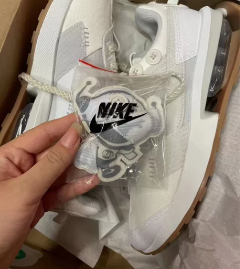 nike 耐克运动鞋 闺蜜逛奥莱帮忙买的 ...