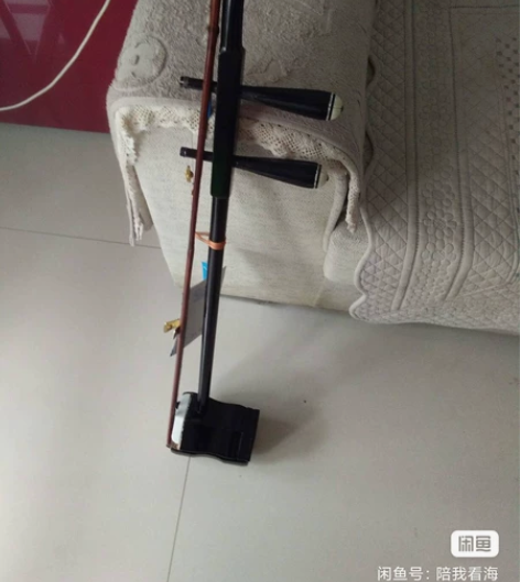一把二胡，起初以为二胡只有几根线，学着应该...