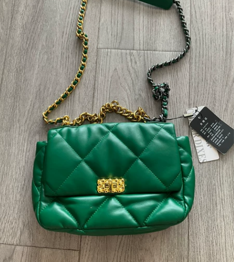 全新带吊牌，女士单肩斜挎包，软皮好打理，五...