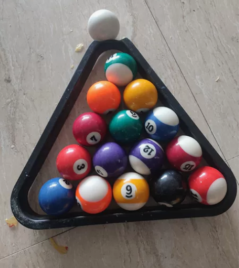 台球  小球  没有用过多少次 感兴趣的话...