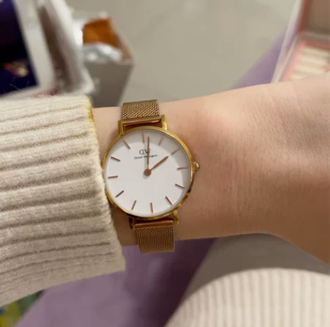 DW手表 感兴趣的话点“我想要”和我私聊吧...