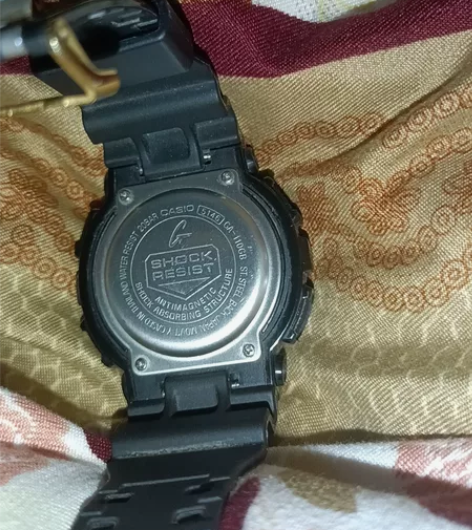 朋友六百多入手的卡西欧，用了一年多，现在指...