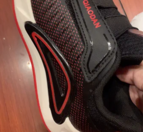 乔丹童鞋 春秋款 鞋内长19.5  31码...