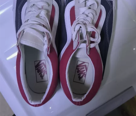 Vans板鞋！44码！85成新！ 感兴趣的...