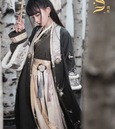 转单十三余小豆蔻儿[不夜金蝶]绣花对襟长衫...