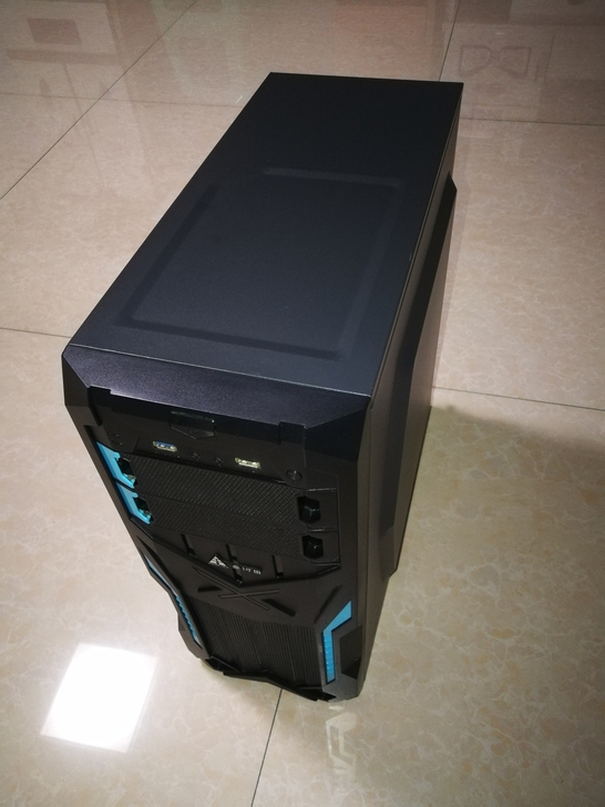 电脑台式机游戏主机