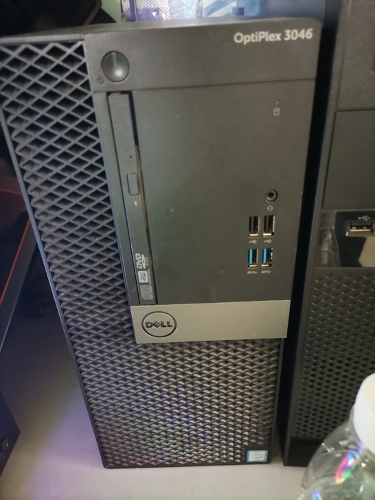 有几台戴尔品牌台式机,i3 6100CPU...