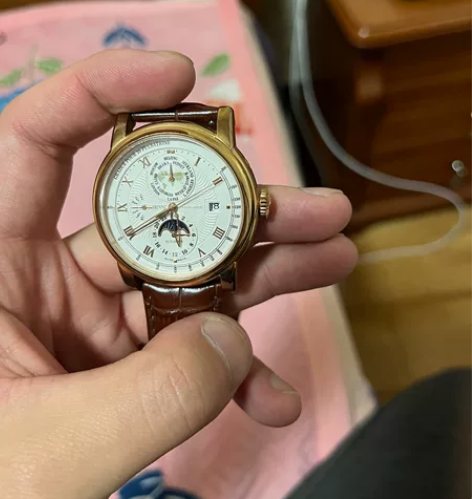 19年8月买的罗宾尼手表 单表一只 表各种...