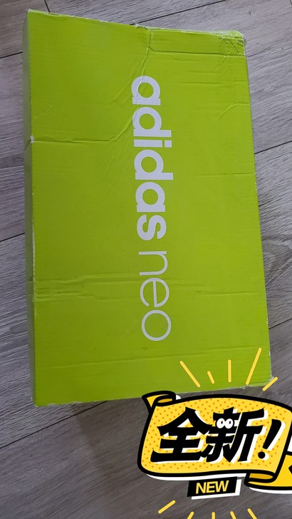 全新正品，阿迪达斯Adidas休闲运动鞋，...