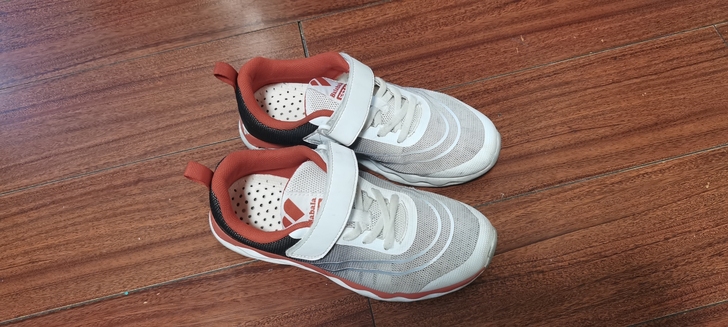 35码运动鞋