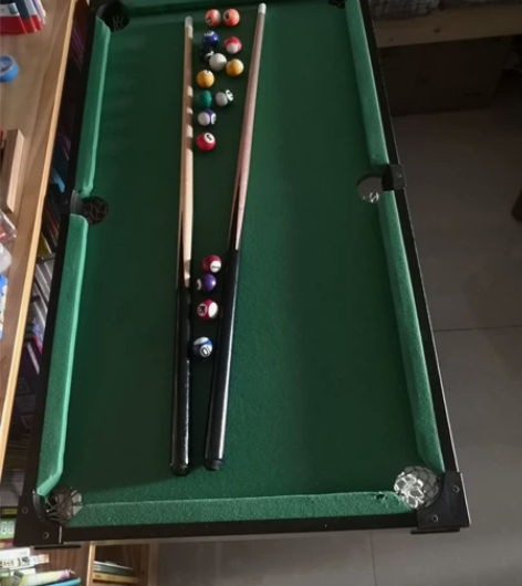 出一张儿童台球桌  大人可以陪孩子一起玩 ...